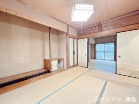 愛西市大野山町元余代　中古一戸建て