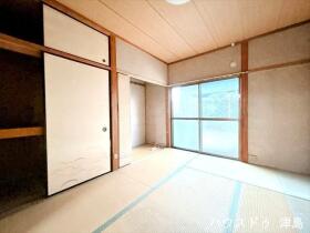 愛西市大野山町元余代　中古一戸建て