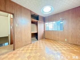 愛西市大野山町元余代　中古一戸建て