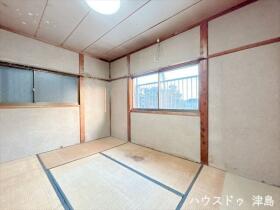 愛西市大野山町元余代　中古一戸建て