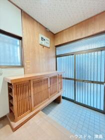 愛西市大野山町元余代　中古一戸建て