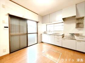 愛西市大野山町元余代　中古一戸建て