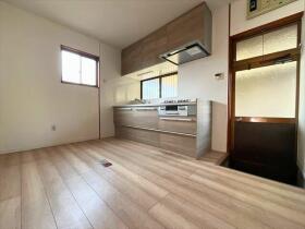 ●四日市市日永1丁目　中古一戸建て