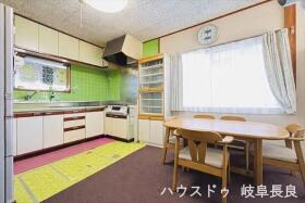 ●岐阜市柳津町上佐波西5丁目　中古一戸建て