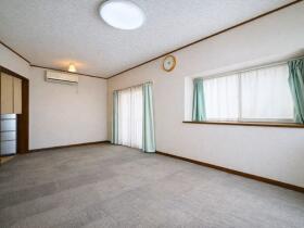 ●四日市市垂坂町　中古一戸建て