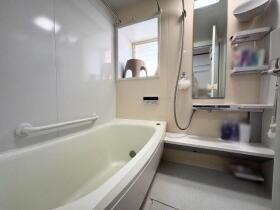 ●四日市市垂坂町　中古一戸建て