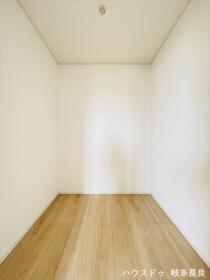 クレイドルガーデン岐阜市西中島第7　全2棟　1号棟　新築一戸建て