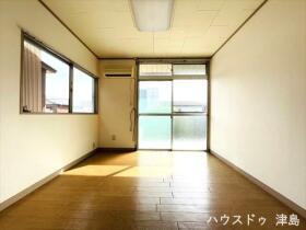 ●津島市唐臼町油田　中古一戸建て