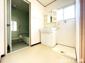 ●津島市唐臼町油田　中古一戸建て