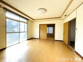 ●津島市唐臼町油田　中古一戸建て