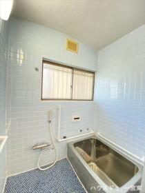 ●あま市西今宿六反地一　中古一戸建て