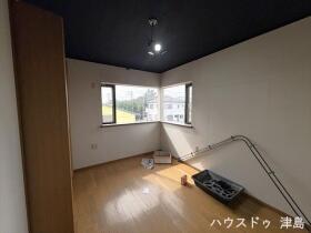 津島市唐臼町西島　中古一戸建て