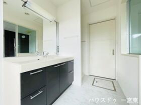 一宮市今伊勢町馬寄字上高見　中古一戸建て