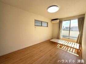 ●愛西市渕高町蔭島　中古一戸建て