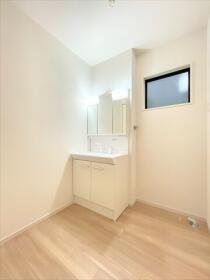 Ricca名古屋市西区こも原町1期　全3棟　2号棟　新築一戸建て