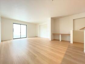 Ricca名古屋市西区こも原町1期　全3棟　2号棟　新築一戸建て