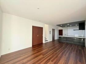 タマタウンあかつき台　全2棟　1号棟　新築一戸建て