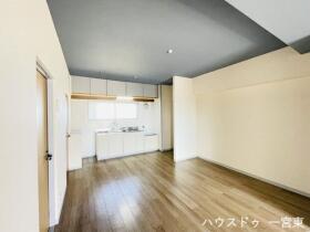 中島コーポラス