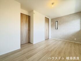 プレサンスアージュ岐阜羽衣町　全1棟　新築一戸建て