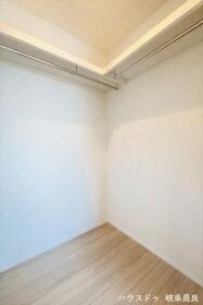 プレサンスアージュ岐阜羽衣町　全1棟　新築一戸建て