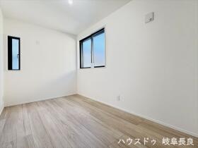 プレサンスアージュ岐阜羽衣町　全1棟　新築一戸建て