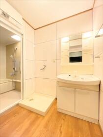 港楽ハイツ１号館