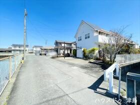 ●津島市神守町字八反田　中古一戸建て