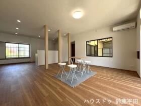 鈴鹿市岸岡町　中古一戸建て