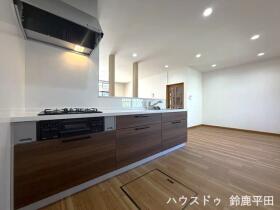 鈴鹿市岸岡町　中古一戸建て