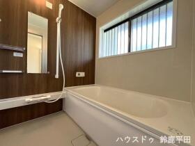鈴鹿市岸岡町　中古一戸建て