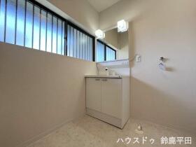 鈴鹿市岸岡町　中古一戸建て