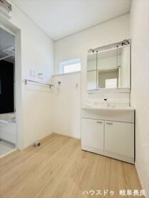クレイドルガーデン岐阜市日野南第3　全2棟　2号棟　新築一戸建て