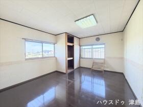 ●愛西市善太新田町十割上　中古一戸建て