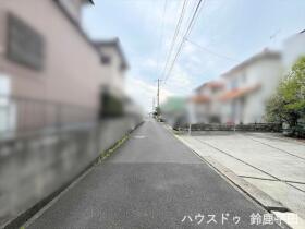 鈴鹿市寺家6丁目　未入居一戸建て