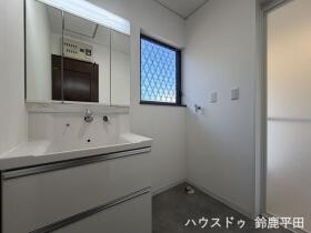 鈴鹿市岸岡町　中古一戸建て
