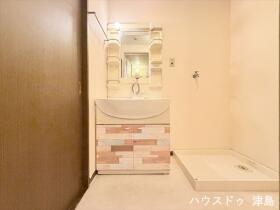 ●丸美ロイヤル津島II