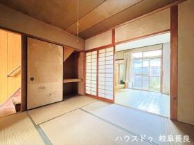 ●岐阜市末広町　中古一戸建て