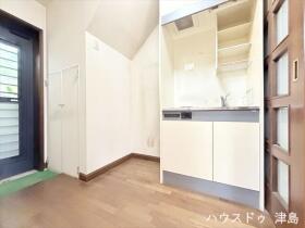 ●津島市南門前町２丁目　中古一戸建て