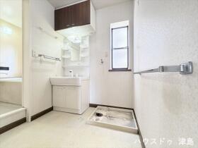 ●津島市南門前町２丁目　中古一戸建て