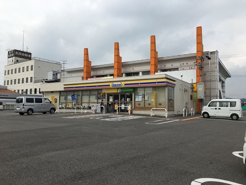 コンビニ徒歩21分(約1640m)