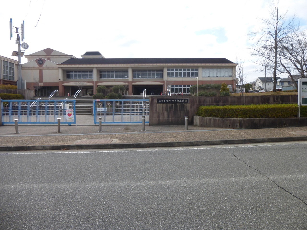 兵庫県三田市ゆりのき台2丁目の中古一戸建て 3980万円 の不動産 住宅の物件詳細 ハウスドゥ Com Sp スマートフォンサイト 兵庫県三田市ゆりのき台2丁目の中古一戸建て 3980万円 の不動産 住宅の物件詳細 ハウスドゥ Com Sp スマートフォンサイト