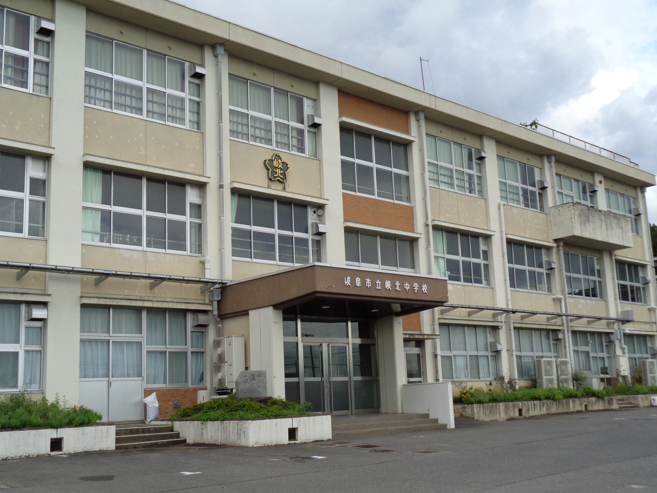 岐阜県岐阜市中西郷1丁目の中古一戸建て 1369万円 の不動産 住宅の物件詳細 ハウスドゥ Com Sp スマートフォンサイト 岐阜県岐阜市中西郷1丁目の中古一戸建て 1369万円 の不動産 住宅の物件詳細 ハウスドゥ Com Sp スマートフォンサイト
